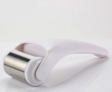 Luxury Ice Derma Roller — Facial Sculpting & Body Recovery Tool